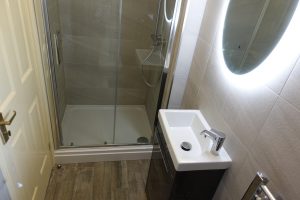 Small shower area in ensuite Kenilworth